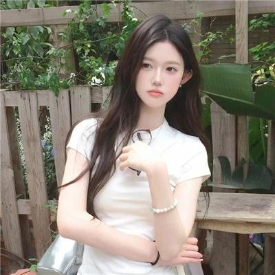小资女孩向前冲